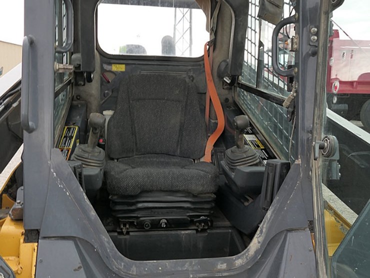 2018-deere-331g-image-27