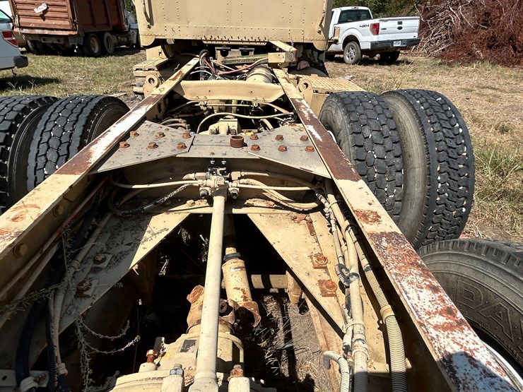 #22529-•-inop-1992-freightliner-t/a-daycab-truck-tractor-vin:-1fuymzyb1np357132-image-27