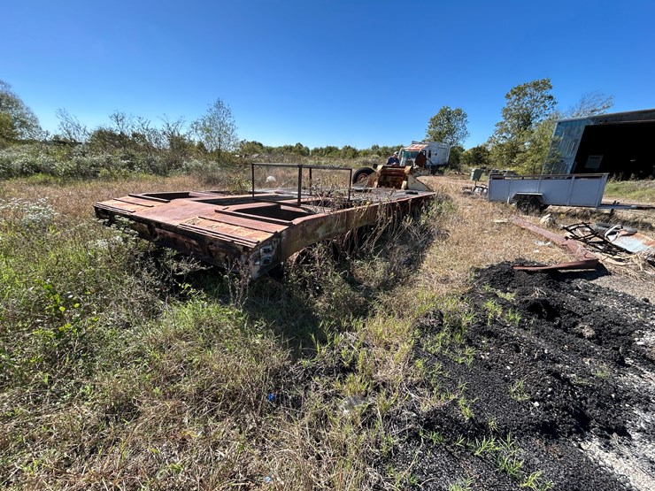 #22567-•-cw-4373-44'-t/a-fixed-neck-lowboy-trailer-cw-94-image-2