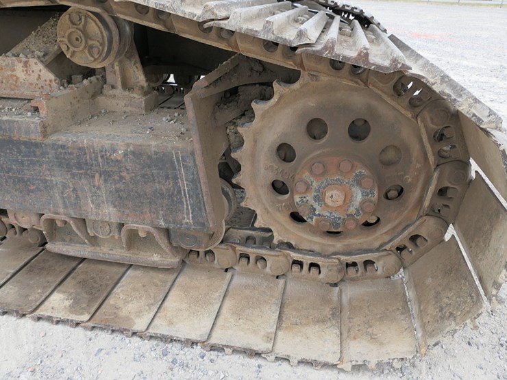 caterpillar-215d-image-18