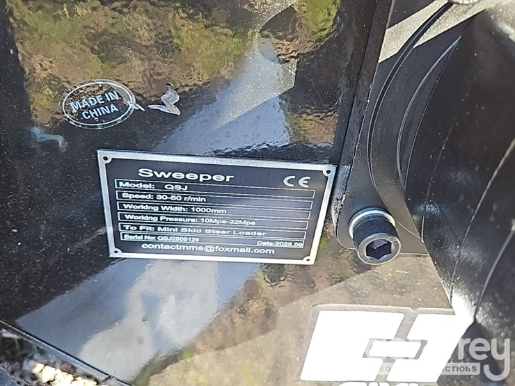 unused-sweeper-to-suit-mini-skidsteers-image-5