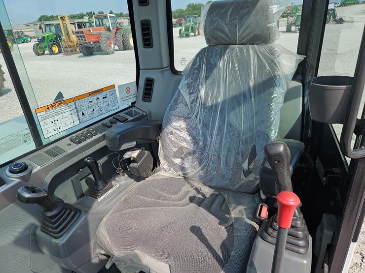 2016-bobcat-e63-image-10