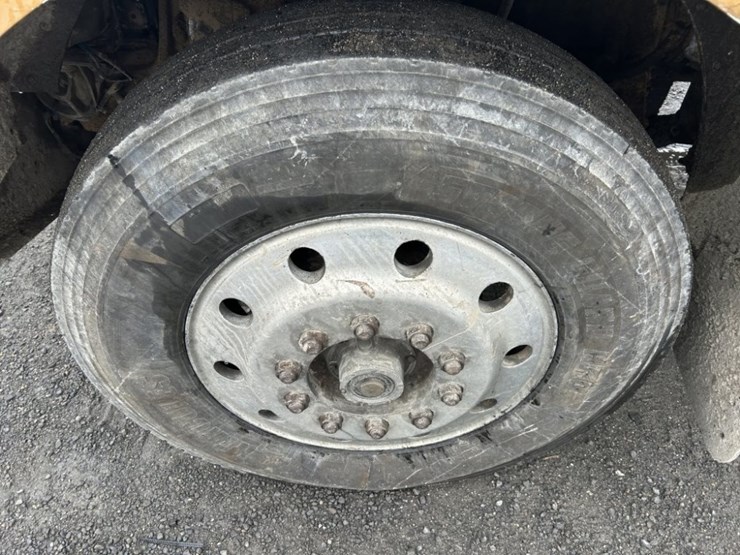 1992-peterbilt-379-image-25