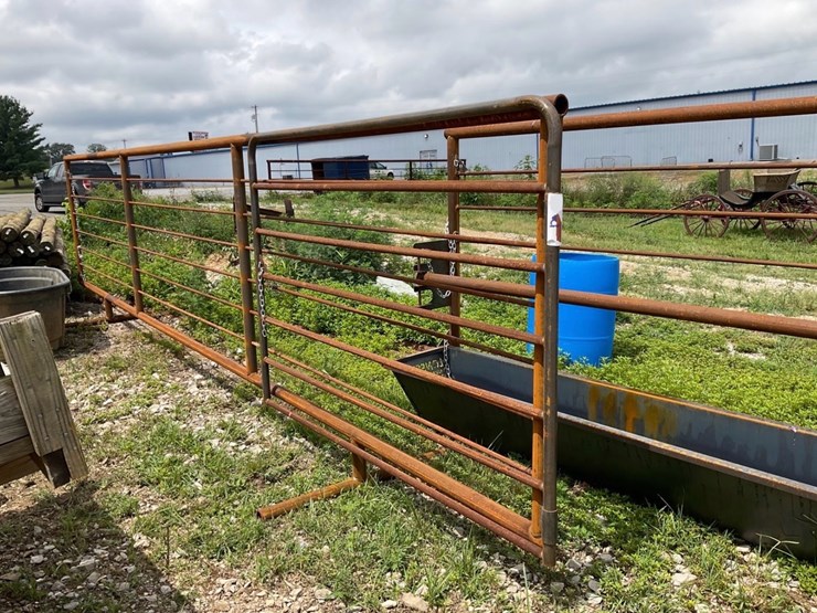 #103-•-24ft-stand-up-metal-panel-with-8ft-gate-image-1