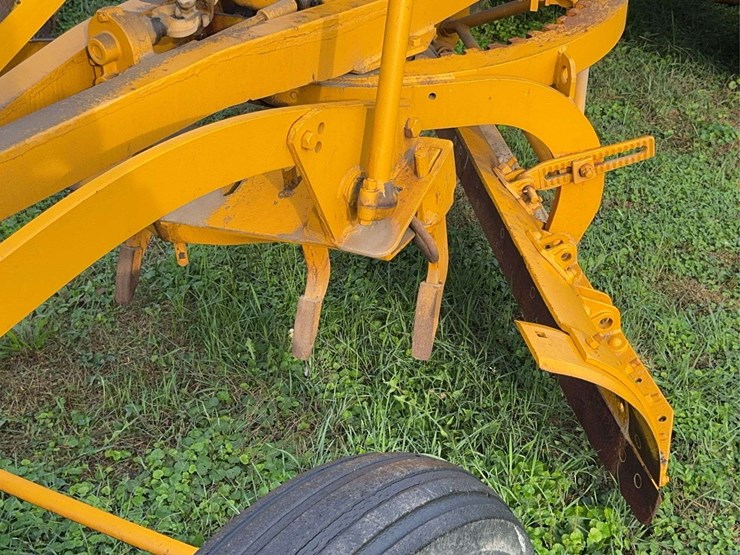 1937-caterpillar-no.-212-motor-grader-image-16
