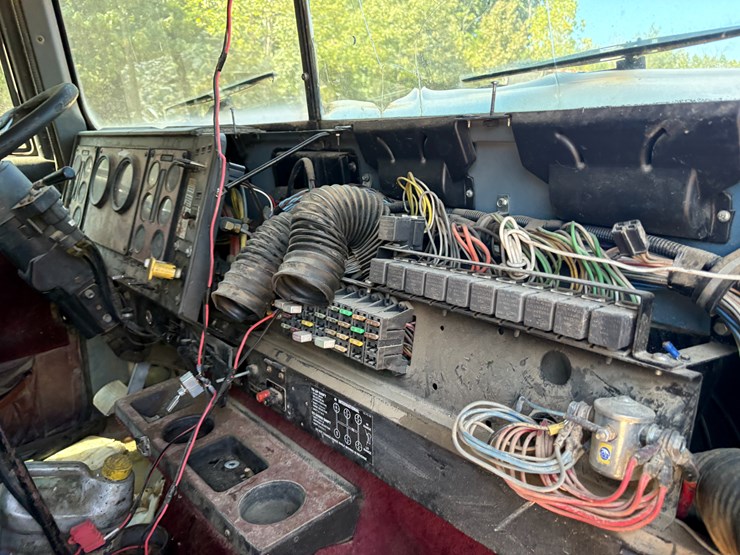 1995-international-9400-image-61