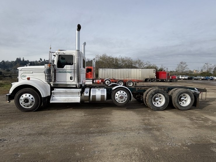 2018-kenworth-w900-image-2