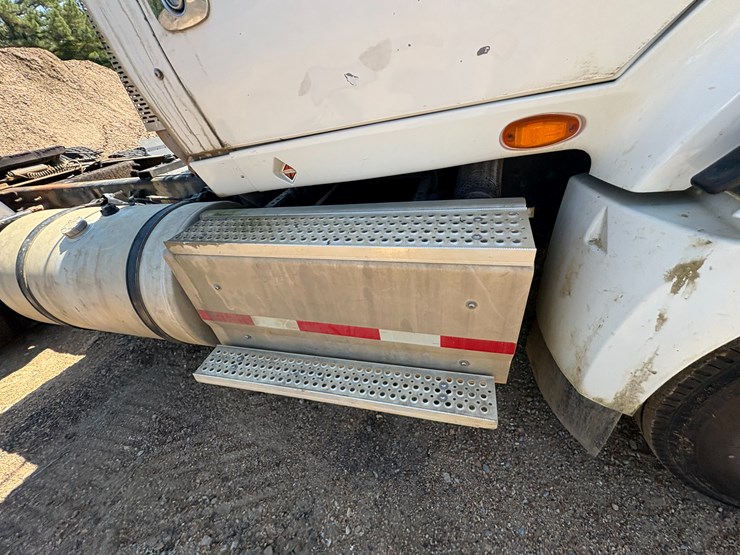 #22534-•-2014-freightliner-prostar-lf-687-t/a-daycab-truck-tractor-vin:-1hsdjsnr4eh099715-image-10