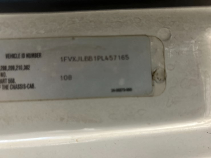 1993-freightliner-fl80-image-77