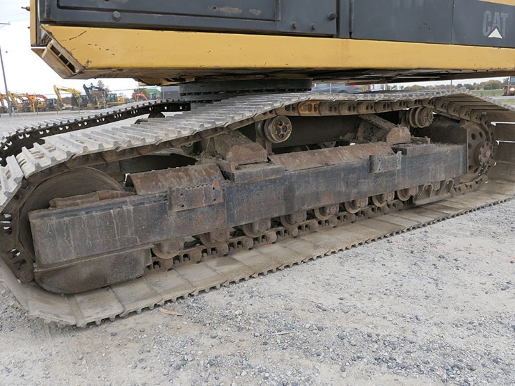 caterpillar-215d-image-15