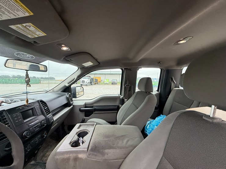 2017-ford-f150-image-46