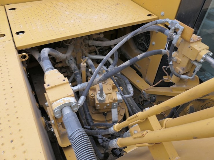 2015-caterpillar-329fl-image-35