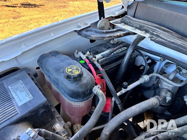 2013-chevrolet-3500hd-image-55