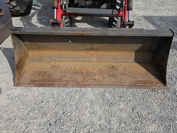 2021-massey-ferguson-1835m-image-3