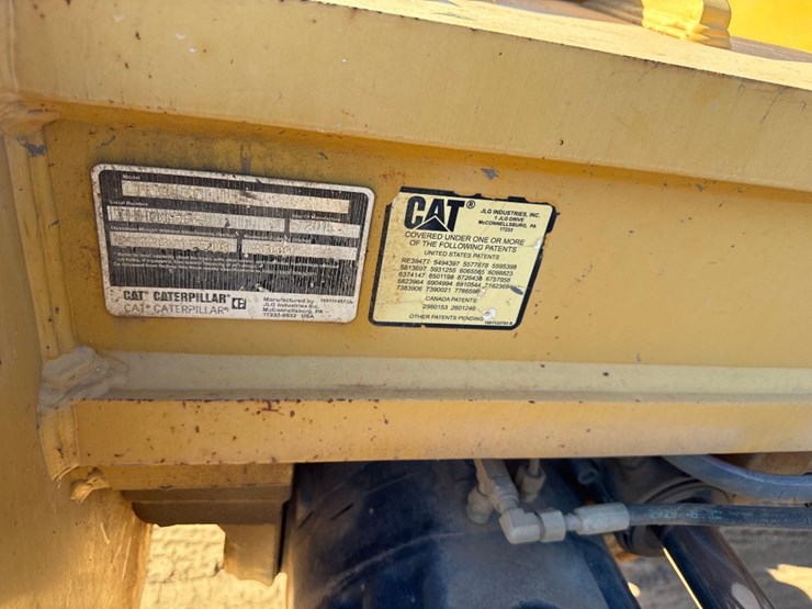 2015-caterpillar-tl943c-image-23