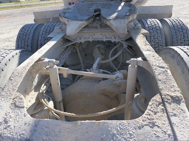 2004-mack-ch613-image-14