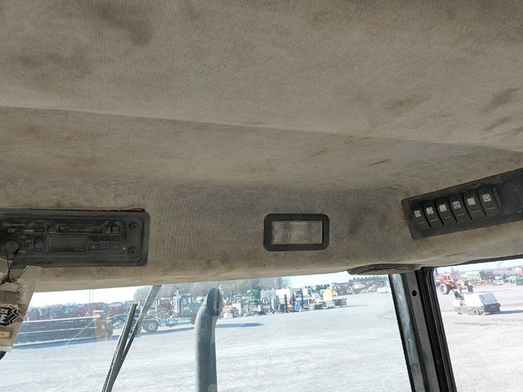 caterpillar-426b-image-32