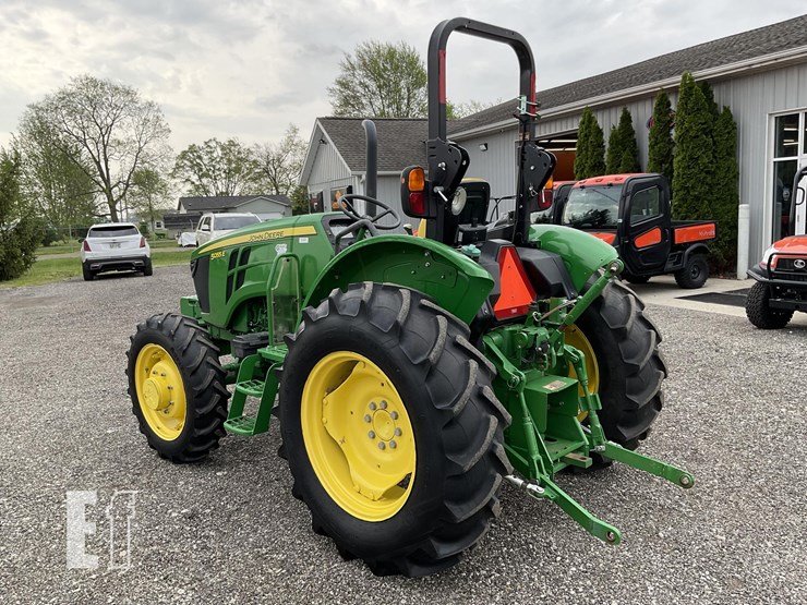 2021-john-deere-5055e-image-3