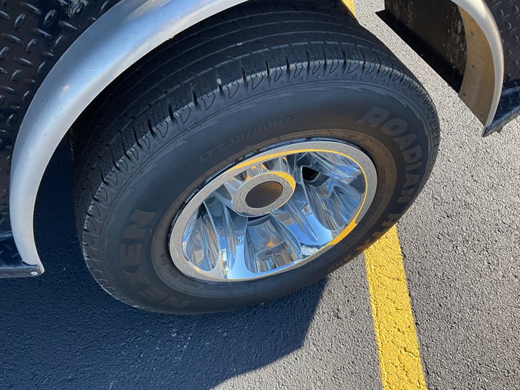 2017-chevrolet-silverado-image-4