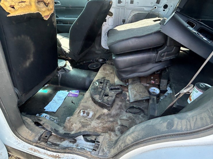 2013-ford-explorer-image-17