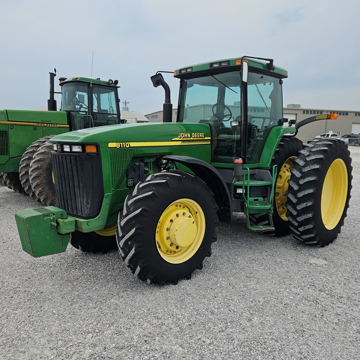 2001 JOHN DEERE 8110