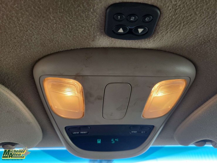 2004-dodge-ram-3500-image-19