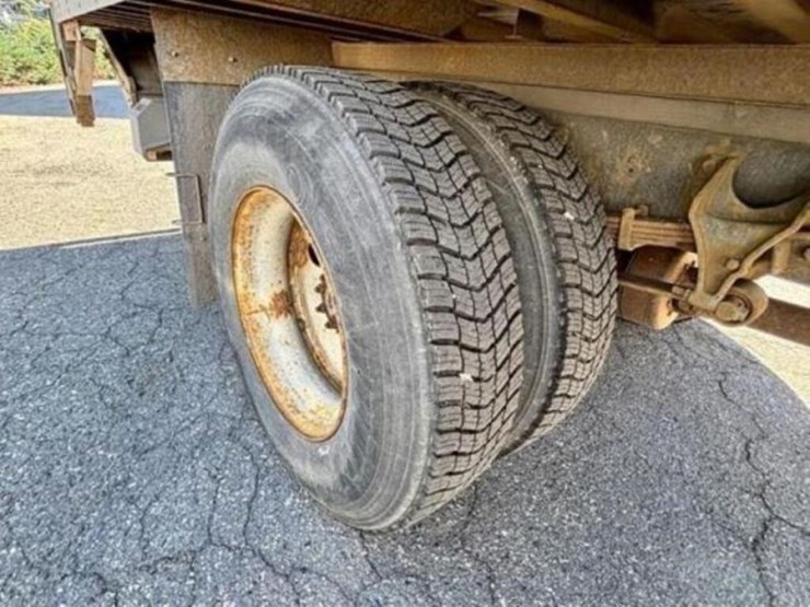 2013-ford-f750-xl-image-30