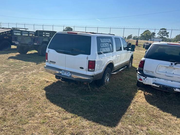 2000-ford-excursion-image-3