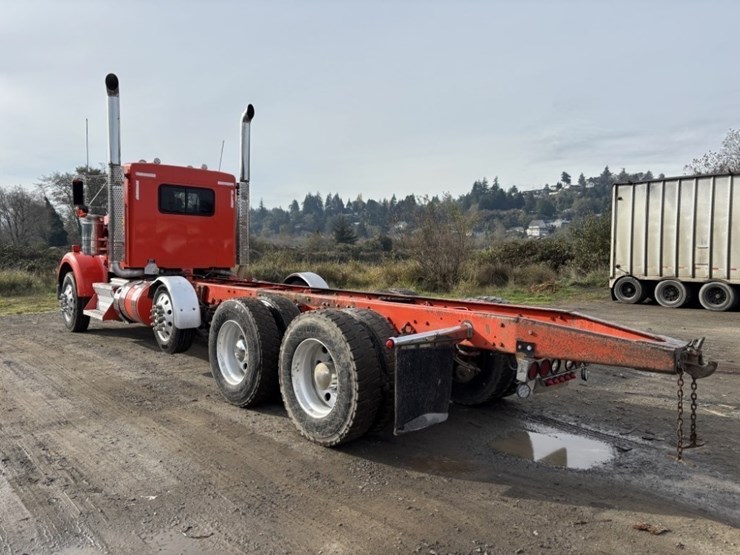 2016-kenworth-w900-image-3