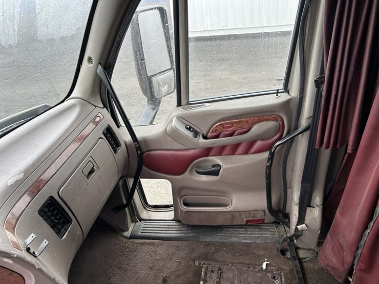 2007-peterbilt-387-image-17