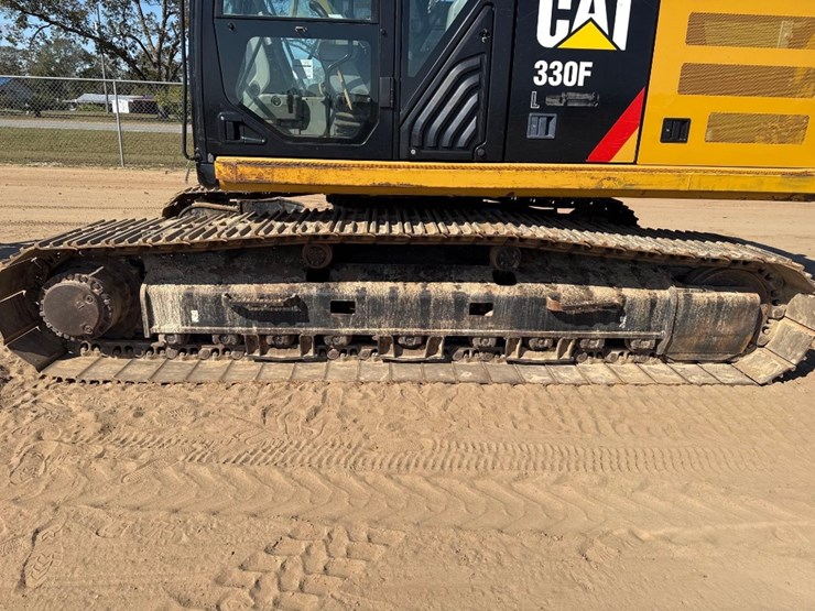 2019-caterpillar-330-image-9