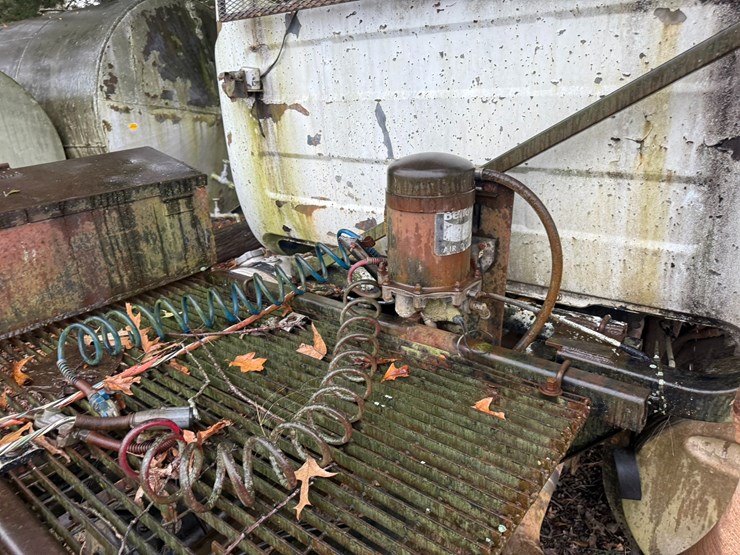 #22576-•-inop-1987-mack-r600k-t/a-single-cab-truck-tractor-vin:-1m3n231k8ht004087-image-20