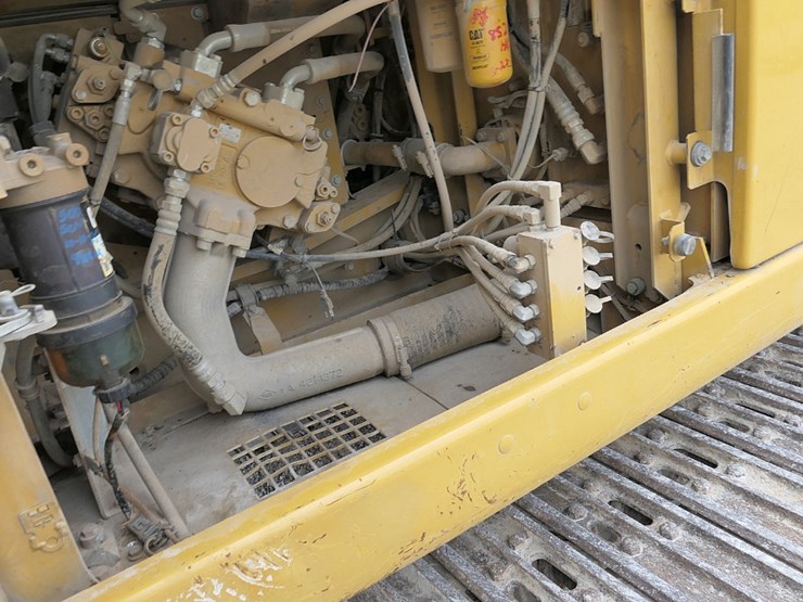2015-caterpillar-329fl-image-27