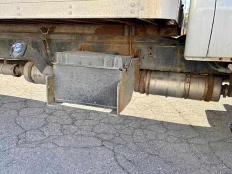 2013-ford-f750-xl-image-26