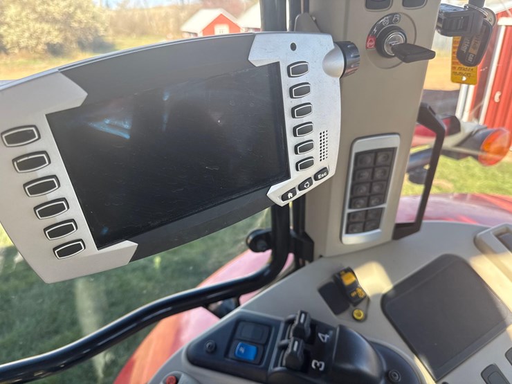 2021-massey-ferguson-7720s-dyna-6-tractor-image-33