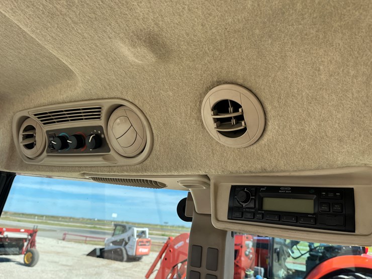 2020-john-deere-5100e-image-17