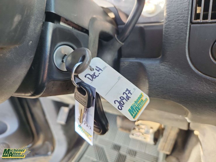 2004-dodge-ram-3500-image-17