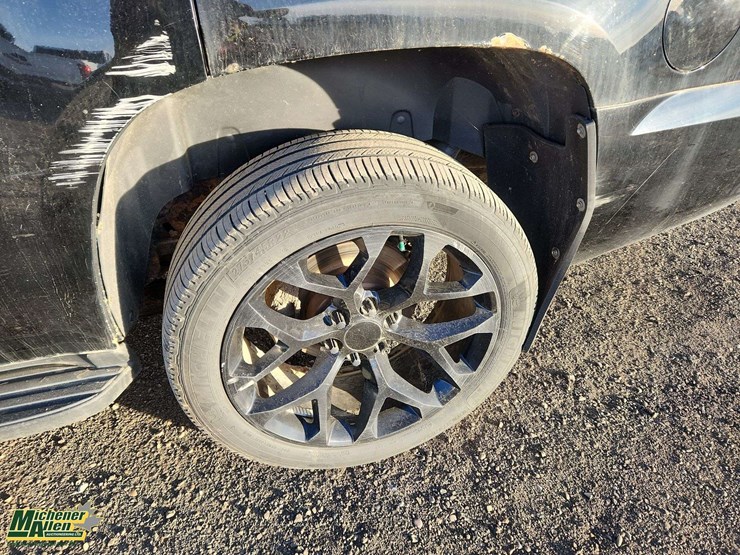 2013-chevrolet-tahoe-image-12