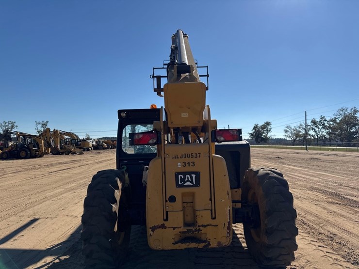 2017-caterpillar-tl943d-image-3