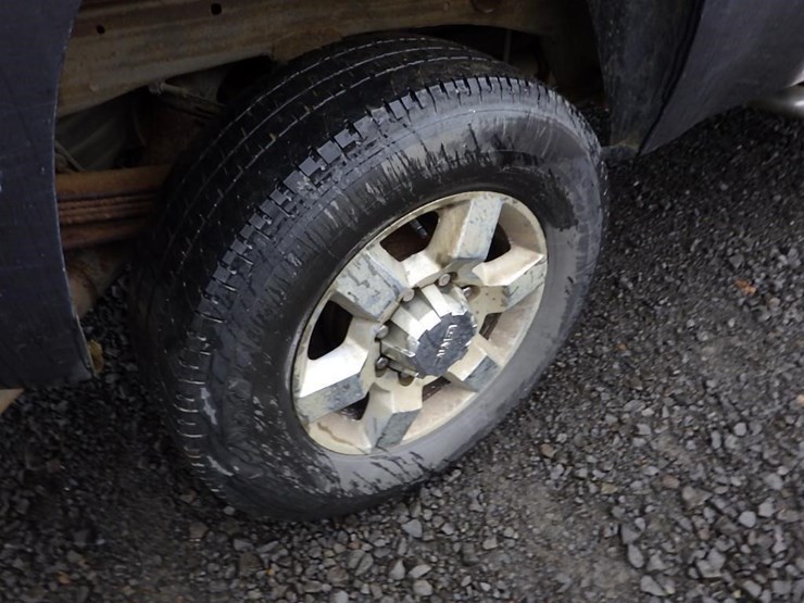 2011-gmc-2500hd-image-30