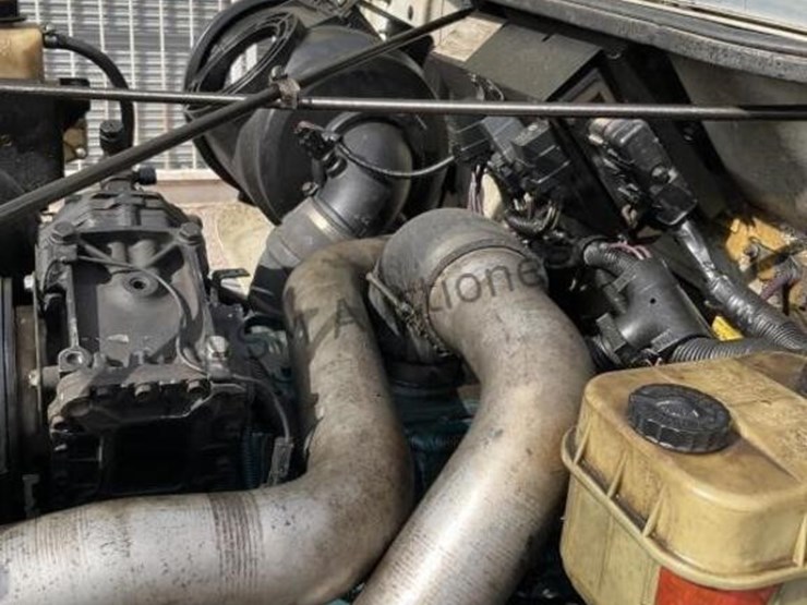 international-4700-image-16