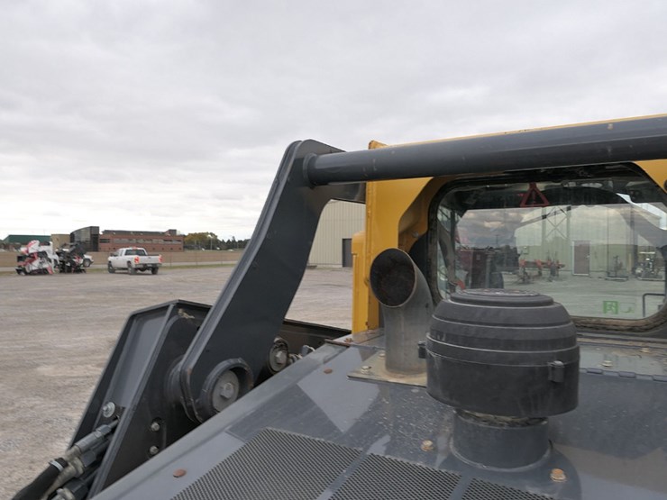 2018-deere-331g-image-15