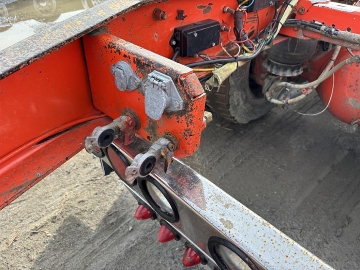 2016-kenworth-w900-image-24