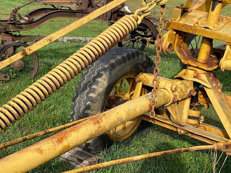 caterpillar-44-tow-grader-image-14
