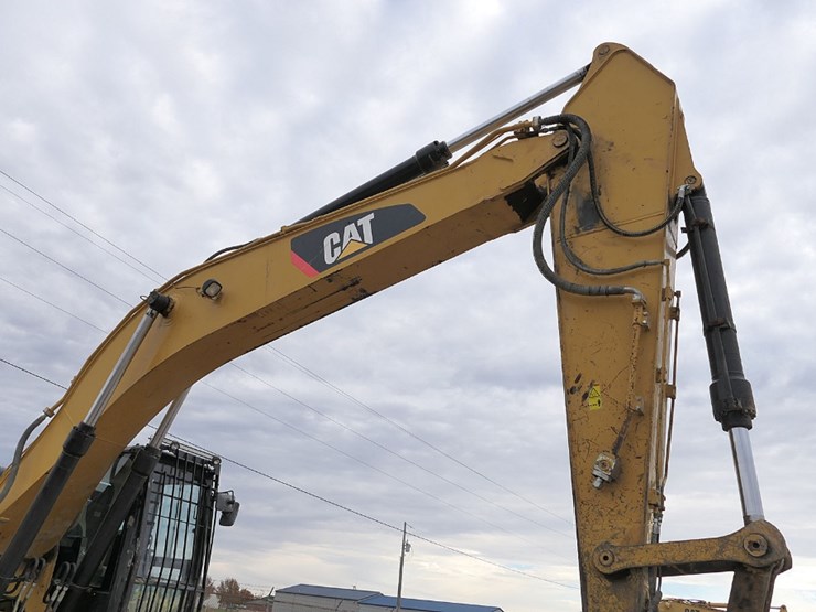 2015-caterpillar-329fl-image-7
