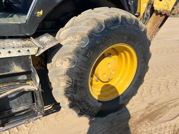 2015-caterpillar-415f2-image-17