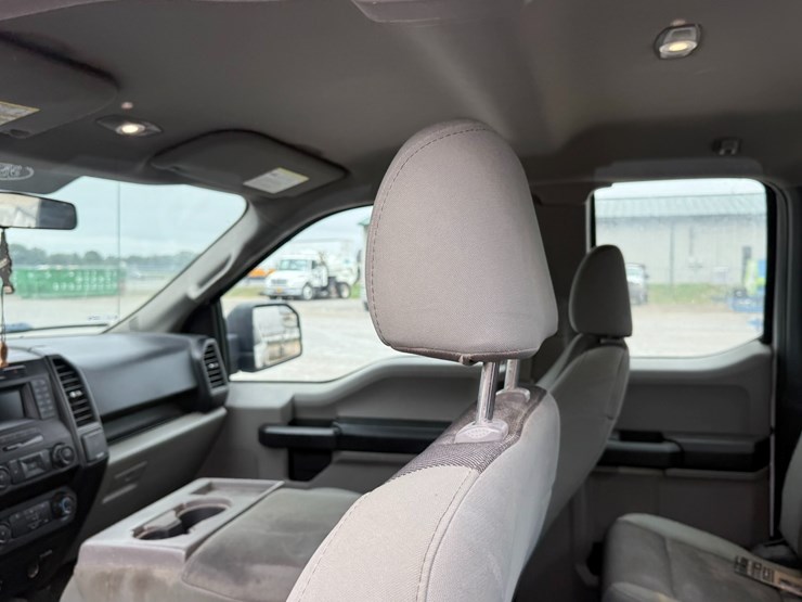 2017-ford-f150-image-44