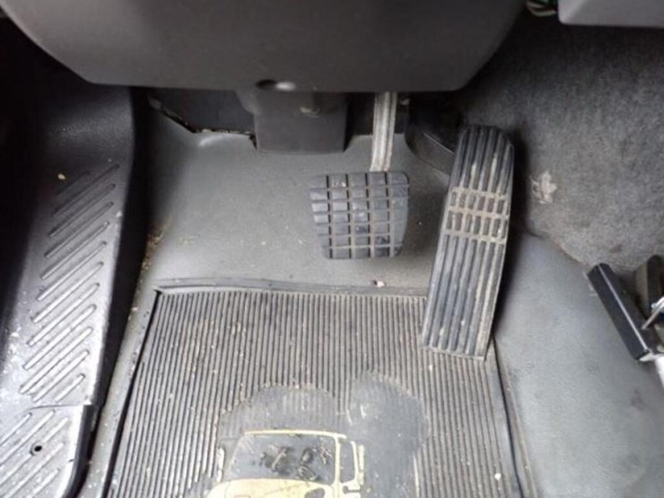 inoperable-2010-freightliner-m2106-business-class-image-16