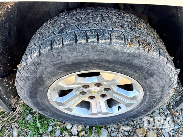 2015-chevrolet-silverado-image-43