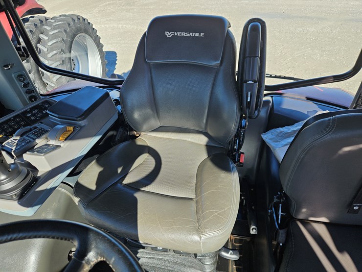 2013-versatile-260-image-9